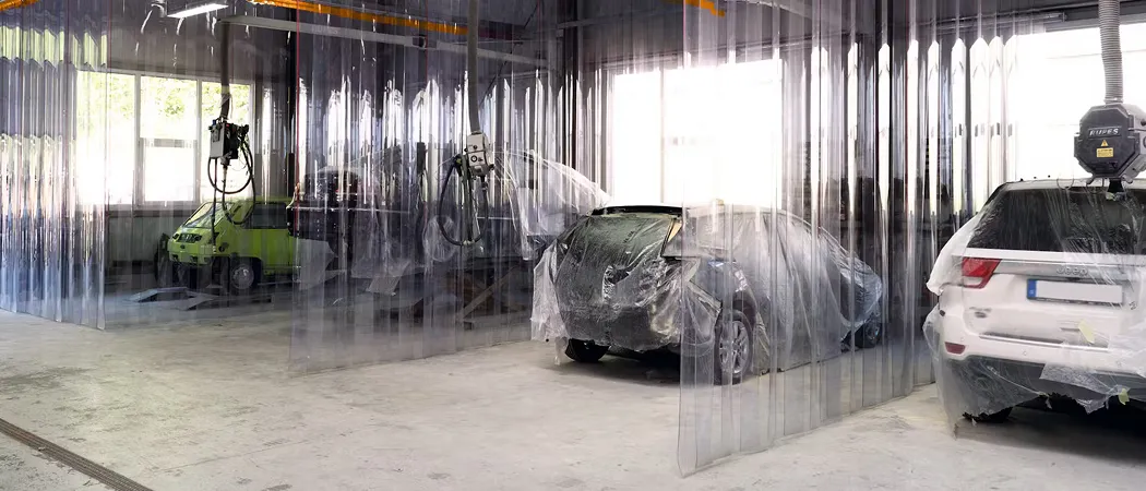 Porți batante şi fâşii agăţate